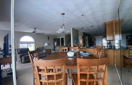 Northeast Virginia Beach Condominio | Escape to Your “Virginia Beach Retreat”