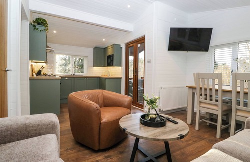 Troutbeck Bridge Cabaña | ESK PIKE, family friendly, with hot tub in Windermere