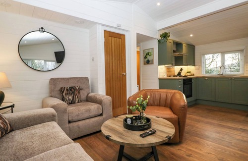 Troutbeck Bridge Cabaña | ESK PIKE, family friendly, with hot tub in Windermere