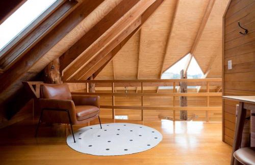 Blackstone Heights Casa | Esk Treehouse Cabin Unique Home with River Views