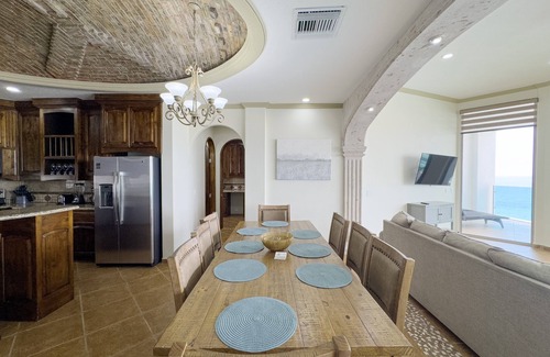 Sandy Beach Condominio | Esmeralda Beach Resort 2 Bedrooms Condo B 402