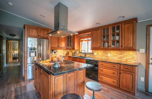 New Paltz Casa | Esopus Escape: Pool, Hot Tub & Media Room