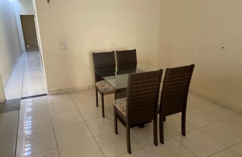 Juazeiro do Norte Casa | Espaço Amplo de 2 quartos com 2 camas de casal e 1 de solteiro