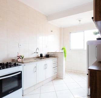 Regiao Urbana Homogenea X Apartamento | Espaçoso com 2 Quartos, bem tranquilo c/varanda!