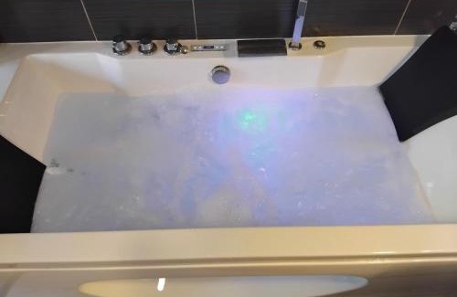 Saint-Clair-de-la-Tour Apartamento | Espace Atypique détente, bien-être