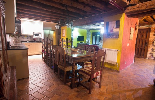 Munoveros Casa | Espaciosa casa rural Pet Friendly muy cerca de Madrid