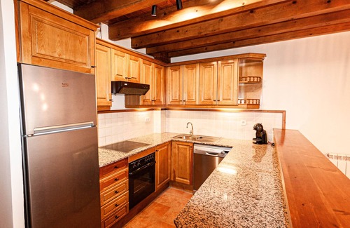 Salardu Apartamento | Espacioso Apartamento con Jardín en Salardú