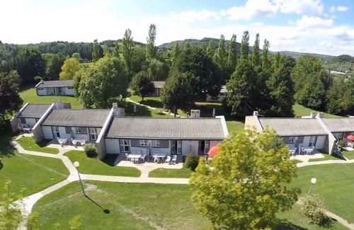 Espalion Apartamento | Espalion, agradable estudio para 2 personas, piscina climatizada, ideal para parejas.