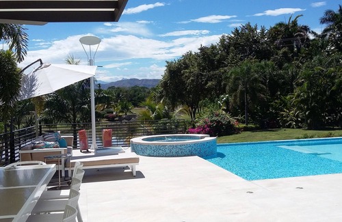 Girardot Casa | Espectacular casa con vista