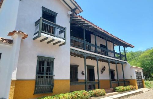 Quebrada Guadalejo Casa | Espectacular Casa en Cauca viejo con piscina, jacuzzi y turco