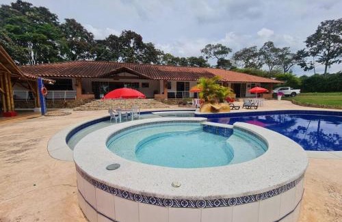 Pueblo Tapao Casa | Espectacular finca cerca al parque del café!