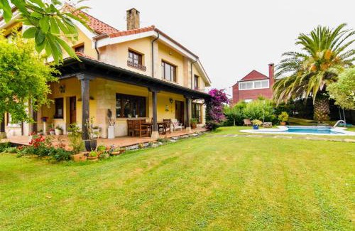 Escobedo Casa | Espectacular villa con piscina