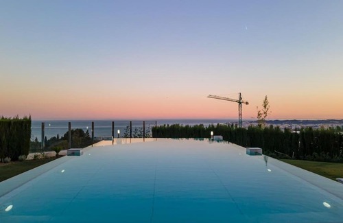 Benalmadena Villa | Espectacular Villa in Higueron