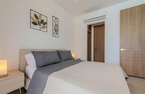Zona Norte Apartamento | Espectacular vista a laguna de Kristal/1 alcoba