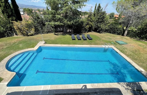 San Sebastian de los Reyes Casa | Espléndida Casa Vacacional!