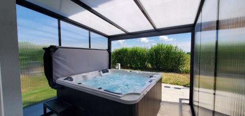 Muntzenheim Apartamento | ESPLANADE HOME Private SPA Jacuzzi Sauna Parking, Colmar