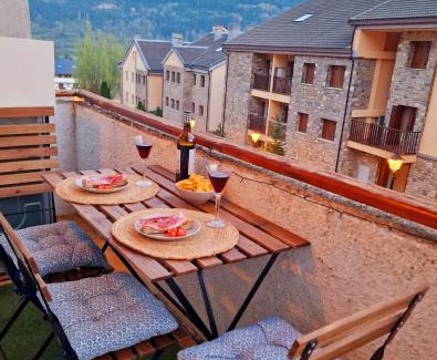 Villanua Apartamento | ESQUÍ PIRINEO ARAGONÉS APARTAMENTO EL JUNCARAL Wifi