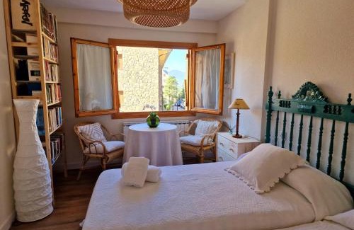 Villanua Apartamento | ESQUÍ PIRINEO ARAGONÉS APARTAMENTO EL JUNCARAL Wifi