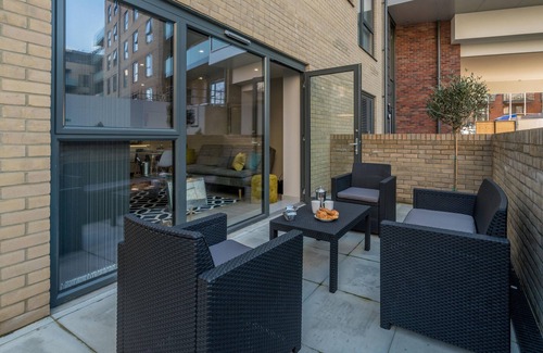 West Ealing Apartamento | Un nuevo apartamento de lujo de 747 pies cuadrados y 2 habitaciones en Londres, excelente ubicación
