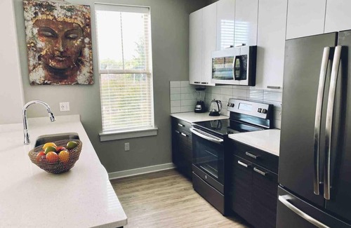 Charlotte Apartamento | *ESSENCE* *UPTOWN* *LUXURY LIVING*