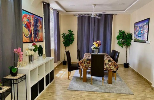 Oyibi Casa | Essmante Villa - Comunal Pool, Gym, Tennis & Basketball Court