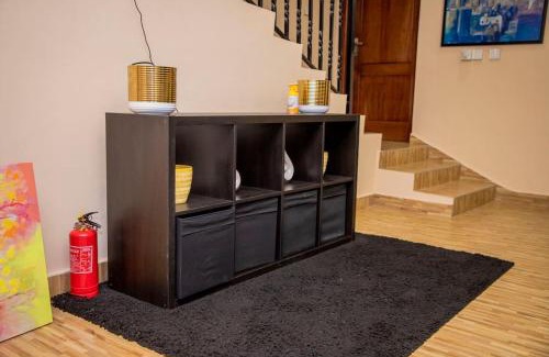 Oyibi Casa | Essmante Villa - Comunal Pool, Gym, Tennis & Basketball Court