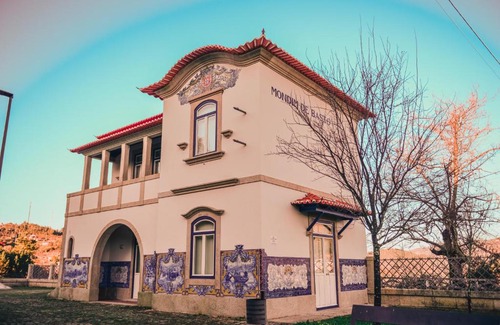 Molares Complejo | Estação Ferroviária de Mondim de Basto