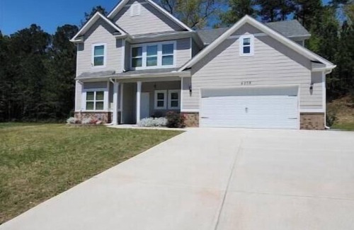 Riverdale Casa | Estate Built for Comfort.