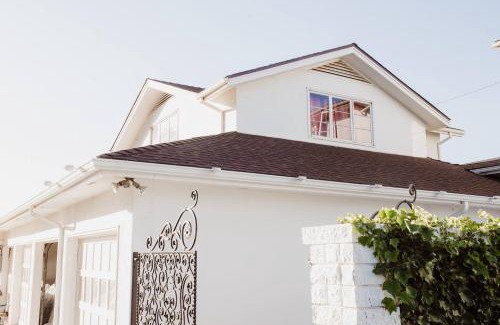 Santa Maria Apartamento | Estate Guest Home Upstairs, EV Charger on site
