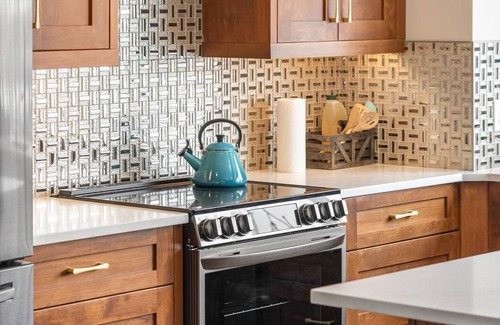 Springbank Casa | Estate on Bow River 25 Min to DT YYC 5BR w AC
