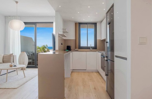 La Gaspara Apartamento | Estepona Beach Getaway! 2BR Apartment w/Sea View