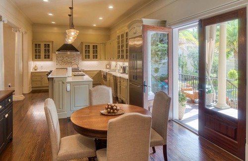 Metropolitan Casa | Estill Manor- Luxurious Savannah Estate with Pool & Garden - Sleeps 12!
