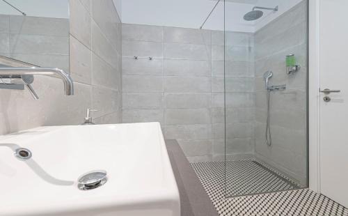 Estoril Cama Y Desayuno | Estoril Village Guest House