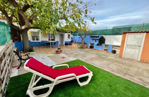 San Vicente del Raspeig Casa | Estudio adosado acogedor con jardín, barbacoa y parking privado