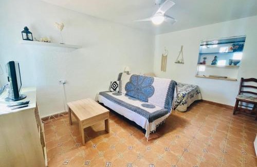 San Vicente del Raspeig Casa | Estudio adosado con jardín y parking privado