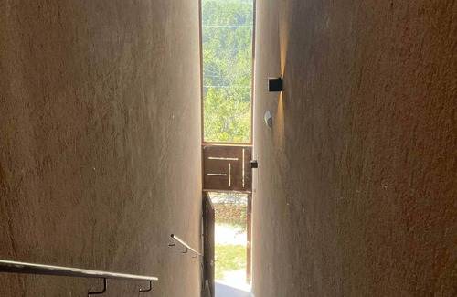 Montejo de la Sierra Apartamento | Estudio de vistas privilegiadas a la Reserva de la Biosfera y exquisita decoración ecléctica.