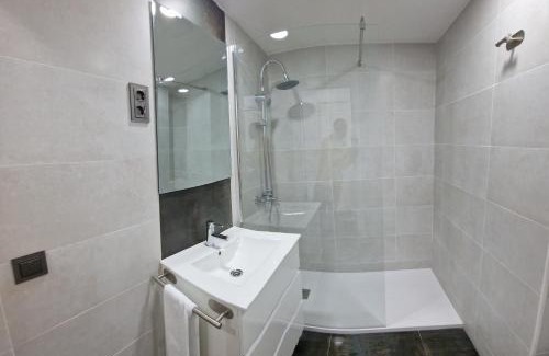 Carihuela Apartamento | ESTUDIO RECIEN REFORMADO EN HOTEL 1 LINEA PLAYa