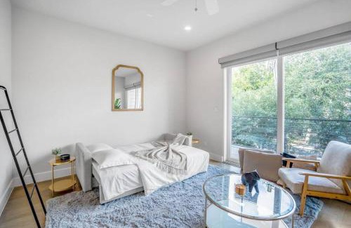 South Central Houston Casa | Ethereal Rooftop Retreat @ Midtown/Eado