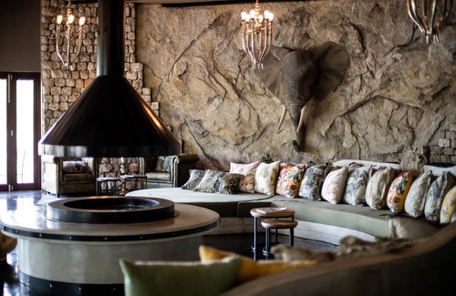 Okaukuejo Cabina | Etosha Oberland Lodge l Ondili