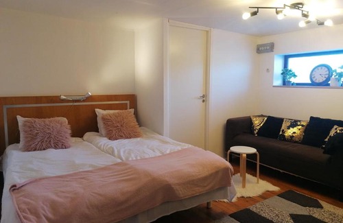 Marieberg Apartamento | Ett rums lägenhet med egen ingång, parkering