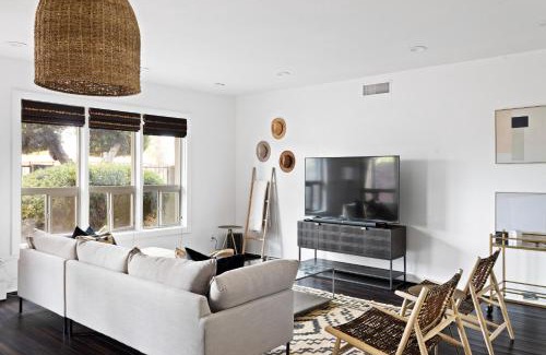 Raskin Estates Casa | Eugie Retreat Professionally designed bohemian dream with pool