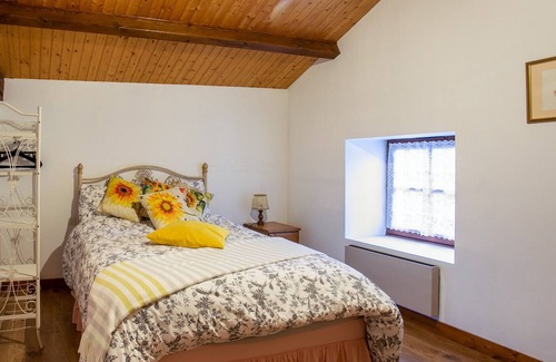 Secondigny Casa | Eulalie - charmante maison avec jardin