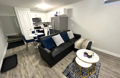 Saskatoon Casa | Euler's New Suite in Brighton