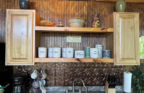 Eureka Springs Cabina | Eureka Springs Riverview Oasis: A Serene Retreat Overlooking the White River
