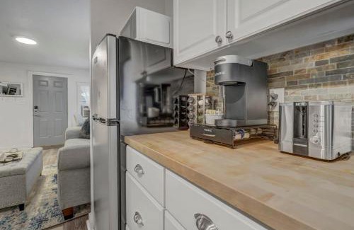 Central Colorado Springs Casa | Euro Villa - Walkable Location Scenic Views
