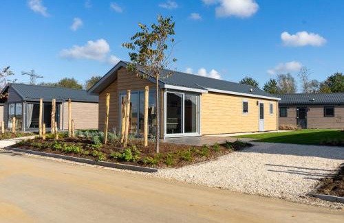 Linden Complejo | EuroParcs De Kraaijenbergse Plassen