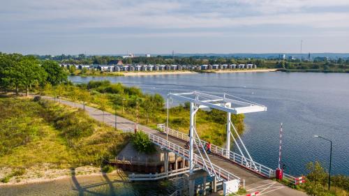 Linden Complejo | EuroParcs De Kraaijenbergse Plassen