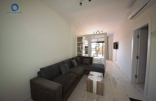 Al Ahyaa Apartamento | Estudio estándar europeo con hermosas vistas al mar y playa privada.