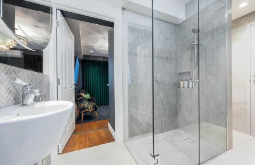 Carlton North Casa | European Style Home with Private Rooftop Terrace