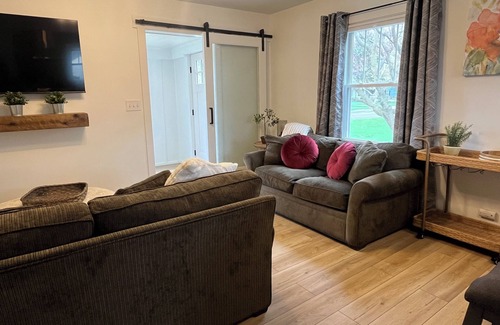 Broad Ripple Casa | Evan’s Broad Ripple Bungalow
